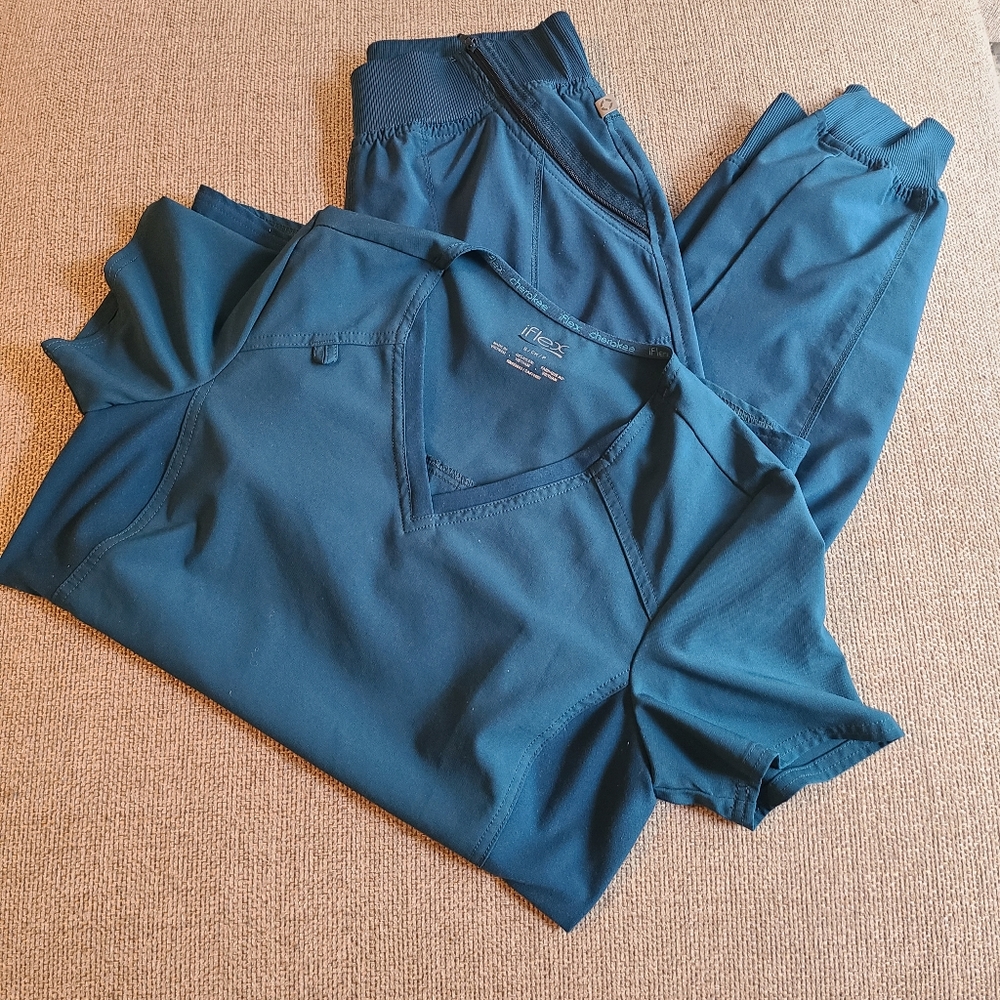 *SOLD* Scrub Set